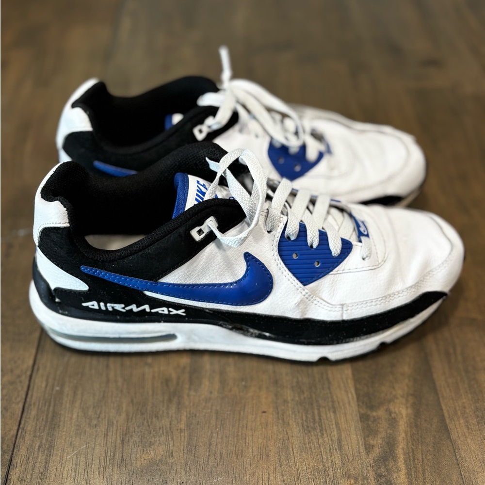 Nike Air Max Men's White and Black Sneakers with Blue Accents